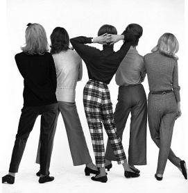 lg_5112941_Group_of_models_in_trousers_p